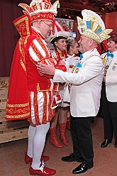 Prinzenempfang 2024-01-14 06  Prinz Matthias I. empfängt im Steinhof - Eine Schar von Sponsoren, Family and Friends, dem HDK-Förderkreis und Abordnungen der Stadt und Gesellschaften füllten den Saal des Kultur- und Bürgerzentrum Duisburg-Süd „Steinhof“ Huckingen. Ihnen wurde ein kleines, kurzweiliges Programm geboten. : DVPJ, Matthias I, Leonardo I., Prinz Karneval, Prinz, Prinzessin Milen aI., Hofmarschälle, Pagen, Paginnen, HDK, Duisburg, Karneval, Helau, Tollität, Event, Session 2023, Session 2024, HDK, Duisburg, Hauptausschuss