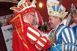 Prinzenempfang 2024-01-14 08  Prinz Matthias I. empfängt im Steinhof - Eine Schar von Sponsoren, Family and Friends, dem HDK-Förderkreis und Abordnungen der Stadt und Gesellschaften füllten den Saal des Kultur- und Bürgerzentrum Duisburg-Süd „Steinhof“ Huckingen. Ihnen wurde ein kleines, kurzweiliges Programm geboten. : DVPJ, Matthias I, Leonardo I., Prinz Karneval, Prinz, Prinzessin Milen aI., Hofmarschälle, Pagen, Paginnen, HDK, Duisburg, Karneval, Helau, Tollität, Event, Session 2023, Session 2024, HDK, Duisburg, Hauptausschuss