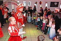 02 Kinderkostuem RWHM 2024-01-20 04  Tour-Samstag 20. Januar - Mittags im SKFM in Velbert, 7. Velberter Prinzentreffen, von KG Baum Paul Pool 1034 e.V. organisiert. Am frühen Nachmittag zurück zum „ kleinen Heimspiel“,  Kinderkostümfest bei der 1. gr. KG Rot-Weiß Hamborn-Marxloh. Dann Richtung Süden. In Neudorf gehts zur Mädchensitzung der Stadtgarde Rot-Weiß 2011 e.V. Dann, gleich um die Ecke, zum Sonnigen Süden auf der Prunksitzung. Dach mal etwas nicht karnevalistisches. Überraschungsgäste bei einem 60. Geburtstag. Weiter zur zur Kostümparty der „Piraten des Südens“. Noch eine Station. Im WYNDHAM Hotel Duisburger Hof geht es zum Funkenball der Roten Funken. : DVPJ, Matthias I, Leonardo I., Prinz Karneval, Prinz, Prinzessin Milen aI., Hofmarschälle, Pagen, Paginnen, HDK, Duisburg, Karneval, Helau, Tollität, Event, Session 2023, Session 2024, HDK, Duisburg, Hauptausschuss