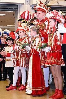 SELGROS 2024-01-20 18  Prinzenwiegen - Nach Jahren fand das ist Prinzenwiegen der Duisburger Prinzencrews wieder in der SELGROS in Rheinhausen statt. Wir schenken das „ausgewogene“ Wurfmaterial den „JECKEN KIDS“ in Duisburg. : DVPJ, Matthias I, Leonardo I., Prinz Karneval, Prinz, Prinzessin Milen aI., Hofmarschälle, Pagen, Paginnen, HDK, Duisburg, Karneval, Helau, Tollität, Event, Session 2023, Session 2024, HDK, Duisburg, Hauptausschuss