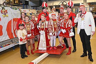 SELGROS 2024-01-20 22  Prinzenwiegen - Nach Jahren fand das ist Prinzenwiegen der Duisburger Prinzencrews wieder in der SELGROS in Rheinhausen statt. Wir schenken das „ausgewogene“ Wurfmaterial den „JECKEN KIDS“ in Duisburg. : DVPJ, Matthias I, Leonardo I., Prinz Karneval, Prinz, Prinzessin Milen aI., Hofmarschälle, Pagen, Paginnen, HDK, Duisburg, Karneval, Helau, Tollität, Event, Session 2023, Session 2024, HDK, Duisburg, Hauptausschuss