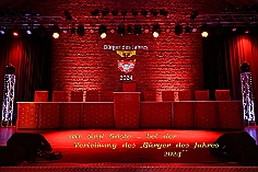 HDK BDJ 2024-01-25 01  Bürger des Jahres - 50 Jahre „Bürger des Jahres“. Am 25. Januar 2024 wurde im  Kultur- und Bürgerzentrum Duisburg-Süd „Steinhof“ Huckingen der Kabarettist und Moderator Wolfgang Tepper zum Bürger des Jahres 2024 ernannt. In einem fulminanten Rahmenprogramm trat u.a. Bernd Stelter auf. : DVPJ, Matthias I, Leonardo I., Prinz Karneval, Prinz, Prinzessin Milen aI., Hofmarschälle, Pagen, Paginnen, HDK, Duisburg, Karneval, Helau, Tollität, Event, Session 2023, Session 2024, HDK, Duisburg, Hauptausschuss