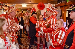 WagenbauSerm 2024-02-01 01  Besuch beim Südstern - Eine schöne Tradition zur der die Wagenbauer der KG Südstern in Term  jedes Jahr eine Woche vor Weiberfastnacht einladen. Das Wagenbauessen verbunden mit dem Besuch deren Wagenbauhalle. : DVPJ, Matthias I, Leonardo I., Prinz Karneval, Prinz, Prinzessin Milen aI., Hofmarschälle, Pagen, Paginnen, HDK, Duisburg, Karneval, Helau, Tollität, Event, Session 2023, Session 2024, HDK, Duisburg, Hauptausschuss