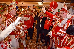 WagenbauSerm 2024-02-01 06  Besuch beim Südstern - Eine schöne Tradition zur der die Wagenbauer der KG Südstern in Term  jedes Jahr eine Woche vor Weiberfastnacht einladen. Das Wagenbauessen verbunden mit dem Besuch deren Wagenbauhalle. : DVPJ, Matthias I, Leonardo I., Prinz Karneval, Prinz, Prinzessin Milen aI., Hofmarschälle, Pagen, Paginnen, HDK, Duisburg, Karneval, Helau, Tollität, Event, Session 2023, Session 2024, HDK, Duisburg, Hauptausschuss