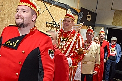 WagenbauSerm 2024-02-01 10  Besuch beim Südstern - Eine schöne Tradition zur der die Wagenbauer der KG Südstern in Term  jedes Jahr eine Woche vor Weiberfastnacht einladen. Das Wagenbauessen verbunden mit dem Besuch deren Wagenbauhalle. : DVPJ, Matthias I, Leonardo I., Prinz Karneval, Prinz, Prinzessin Milen aI., Hofmarschälle, Pagen, Paginnen, HDK, Duisburg, Karneval, Helau, Tollität, Event, Session 2023, Session 2024, HDK, Duisburg, Hauptausschuss