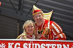 WagenbauSerm 2024-02-01 15  Besuch beim Südstern - Eine schöne Tradition zur der die Wagenbauer der KG Südstern in Term  jedes Jahr eine Woche vor Weiberfastnacht einladen. Das Wagenbauessen verbunden mit dem Besuch deren Wagenbauhalle. : DVPJ, Matthias I, Leonardo I., Prinz Karneval, Prinz, Prinzessin Milen aI., Hofmarschälle, Pagen, Paginnen, HDK, Duisburg, Karneval, Helau, Tollität, Event, Session 2023, Session 2024, HDK, Duisburg, Hauptausschuss