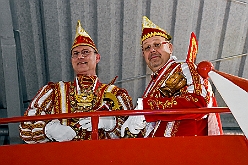 WagenbauSerm 2024-02-01 16  Besuch beim Südstern - Eine schöne Tradition zur der die Wagenbauer der KG Südstern in Term  jedes Jahr eine Woche vor Weiberfastnacht einladen. Das Wagenbauessen verbunden mit dem Besuch deren Wagenbauhalle. : DVPJ, Matthias I, Leonardo I., Prinz Karneval, Prinz, Prinzessin Milen aI., Hofmarschälle, Pagen, Paginnen, HDK, Duisburg, Karneval, Helau, Tollität, Event, Session 2023, Session 2024, HDK, Duisburg, Hauptausschuss