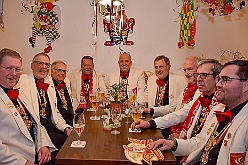 WagenbauSerm 2024-02-01 20  Besuch beim Südstern - Eine schöne Tradition zur der die Wagenbauer der KG Südstern in Term  jedes Jahr eine Woche vor Weiberfastnacht einladen. Das Wagenbauessen verbunden mit dem Besuch deren Wagenbauhalle. : DVPJ, Matthias I, Leonardo I., Prinz Karneval, Prinz, Prinzessin Milen aI., Hofmarschälle, Pagen, Paginnen, HDK, Duisburg, Karneval, Helau, Tollität, Event, Session 2023, Session 2024, HDK, Duisburg, Hauptausschuss