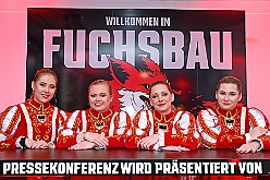 01 HDKKarneOnIce 2024-02-02 02  HDK und Marxloher Jecken - Neuauflage von „Karneval on Ice“ in der PreZero Rheinlarndhalle. Eislaufen bei karnevalistischem Show-Programm. Eishockey wurde auch gespielt, Team Karneval und Team Rathaus trennten sich unentschieden. Dann zur 2. Neuauflage, Karnevals-Party der Marxloher Jecken im „Haus Birken“ in Neumühl. : DVPJ, Matthias I, Leonardo I., Prinz Karneval, Prinz, Prinzessin Milen aI., Hofmarschälle, Pagen, Paginnen, HDK, Duisburg, Karneval, Helau, Tollität, Event, Session 2023, Session 2024, HDK, Duisburg, Hauptausschuss