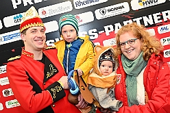 01 HDKKarneOnIce 2024-02-02 10  HDK und Marxloher Jecken - Neuauflage von „Karneval on Ice“ in der PreZero Rheinlarndhalle. Eislaufen bei karnevalistischem Show-Programm. Eishockey wurde auch gespielt, Team Karneval und Team Rathaus trennten sich unentschieden. Dann zur 2. Neuauflage, Karnevals-Party der Marxloher Jecken im „Haus Birken“ in Neumühl. : DVPJ, Matthias I, Leonardo I., Prinz Karneval, Prinz, Prinzessin Milen aI., Hofmarschälle, Pagen, Paginnen, HDK, Duisburg, Karneval, Helau, Tollität, Event, Session 2023, Session 2024, HDK, Duisburg, Hauptausschuss