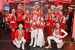 01 HDKKarneOnIce 2024-02-02 11  HDK und Marxloher Jecken - Neuauflage von „Karneval on Ice“ in der PreZero Rheinlarndhalle. Eislaufen bei karnevalistischem Show-Programm. Eishockey wurde auch gespielt, Team Karneval und Team Rathaus trennten sich unentschieden. Dann zur 2. Neuauflage, Karnevals-Party der Marxloher Jecken im „Haus Birken“ in Neumühl. : DVPJ, Matthias I, Leonardo I., Prinz Karneval, Prinz, Prinzessin Milen aI., Hofmarschälle, Pagen, Paginnen, HDK, Duisburg, Karneval, Helau, Tollität, Event, Session 2023, Session 2024, HDK, Duisburg, Hauptausschuss