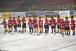 01 HDKKarneOnIce 2024-02-02 18  HDK und Marxloher Jecken - Neuauflage von „Karneval on Ice“ in der PreZero Rheinlarndhalle. Eislaufen bei karnevalistischem Show-Programm. Eishockey wurde auch gespielt, Team Karneval und Team Rathaus trennten sich unentschieden. Dann zur 2. Neuauflage, Karnevals-Party der Marxloher Jecken im „Haus Birken“ in Neumühl. : DVPJ, Matthias I, Leonardo I., Prinz Karneval, Prinz, Prinzessin Milen aI., Hofmarschälle, Pagen, Paginnen, HDK, Duisburg, Karneval, Helau, Tollität, Event, Session 2023, Session 2024, HDK, Duisburg, Hauptausschuss