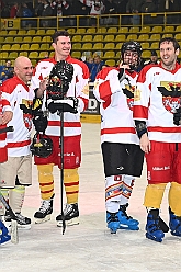 01 HDKKarneOnIce 2024-02-02 29  HDK und Marxloher Jecken - Neuauflage von „Karneval on Ice“ in der PreZero Rheinlarndhalle. Eislaufen bei karnevalistischem Show-Programm. Eishockey wurde auch gespielt, Team Karneval und Team Rathaus trennten sich unentschieden. Dann zur 2. Neuauflage, Karnevals-Party der Marxloher Jecken im „Haus Birken“ in Neumühl. : DVPJ, Matthias I, Leonardo I., Prinz Karneval, Prinz, Prinzessin Milen aI., Hofmarschälle, Pagen, Paginnen, HDK, Duisburg, Karneval, Helau, Tollität, Event, Session 2023, Session 2024, HDK, Duisburg, Hauptausschuss