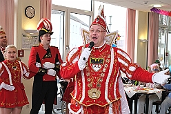 02 SeniorInnenhafen 2024-02-05 03  ..u.a. Besuch im WDR - Wir starten in den Nachmittag beim Seniorenkarneval im Caritas-Altenheim St. Josef in Hamborn. Dann fahren wir Richtung Innenhafen. Hier erwarten uns die Senioren im AWO Seniorenzentrum Innenhafen. Nur wenige Meter entfernt geht es dann ins WDR Landesstudio in der Schifferstraße. Prinz Matthias I. im Gespräch mit Ines Rothmeier in der Lokalzeit. : DVPJ, Matthias I, Leonardo I., Prinz Karneval, Prinz, Prinzessin Milen aI., Hofmarschälle, Pagen, Paginnen, HDK, Duisburg, Karneval, Helau, Tollität, Event, Session 2023, Session 2024, HDK, Duisburg, Hauptausschuss