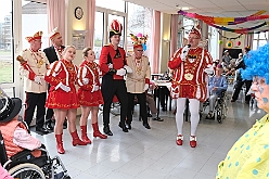 02 SeniorInnenhafen 2024-02-05 06  ..u.a. Besuch im WDR - Wir starten in den Nachmittag beim Seniorenkarneval im Caritas-Altenheim St. Josef in Hamborn. Dann fahren wir Richtung Innenhafen. Hier erwarten uns die Senioren im AWO Seniorenzentrum Innenhafen. Nur wenige Meter entfernt geht es dann ins WDR Landesstudio in der Schifferstraße. Prinz Matthias I. im Gespräch mit Ines Rothmeier in der Lokalzeit. : DVPJ, Matthias I, Leonardo I., Prinz Karneval, Prinz, Prinzessin Milen aI., Hofmarschälle, Pagen, Paginnen, HDK, Duisburg, Karneval, Helau, Tollität, Event, Session 2023, Session 2024, HDK, Duisburg, Hauptausschuss