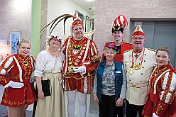 02 SeniorInnenhafen 2024-02-05 07  ..u.a. Besuch im WDR - Wir starten in den Nachmittag beim Seniorenkarneval im Caritas-Altenheim St. Josef in Hamborn. Dann fahren wir Richtung Innenhafen. Hier erwarten uns die Senioren im AWO Seniorenzentrum Innenhafen. Nur wenige Meter entfernt geht es dann ins WDR Landesstudio in der Schifferstraße. Prinz Matthias I. im Gespräch mit Ines Rothmeier in der Lokalzeit. : DVPJ, Matthias I, Leonardo I., Prinz Karneval, Prinz, Prinzessin Milen aI., Hofmarschälle, Pagen, Paginnen, HDK, Duisburg, Karneval, Helau, Tollität, Event, Session 2023, Session 2024, HDK, Duisburg, Hauptausschuss