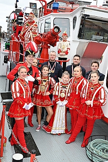 duisport 2024-02-09 21  Ein Fahrt mit der Karl Jarres mit duisport - Gern folgten se. Tollität Prinz Matthias I., Kinderprinz Leonardo I. mit Prinzessin Milena I. und ihren Crews der Einladung von duisport zu einer Fahrt über den Rhein mit der Karl Jarres. Inklusiv war eine Stop am Löschboot der Duisburger Feuerwehr. : DVPJ, Matthias I, Leonardo I., Prinz Karneval, Prinz, Prinzessin Milen aI., Hofmarschälle, Pagen, Paginnen, HDK, Duisburg, Karneval, Helau, Tollität, Event, Session 2023, Session 2024, HDK, Duisburg, Hauptausschuss