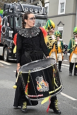 Kinderkarnevalszug 2024-02-11 59  Am Kinderkarnevalszug  - Im Hamborner Rathaus wurde Teneriffas Blumenkönigin Selene mit ihrem Gefolge und einer Abordnung der Düsseldorfer Ehrengarde empfangen. Danach bejubelten wir von der Bühne an der Sparkasse dem 60. Kinderkarnevalszug und Kinderprinzencrew zu. : DVPJ, Matthias I, Leonardo I., Prinz Karneval, Prinz, Prinzessin Milen aI., Hofmarschälle, Pagen, Paginnen, HDK, Duisburg, Karneval, Helau, Tollität, Event, Session 2023, Session 2024, HDK, Duisburg, Hauptausschuss