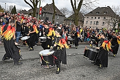 Kinderkarnevalszug 2024-02-11 70  Am Kinderkarnevalszug  - Im Hamborner Rathaus wurde Teneriffas Blumenkönigin Selene mit ihrem Gefolge und einer Abordnung der Düsseldorfer Ehrengarde empfangen. Danach bejubelten wir von der Bühne an der Sparkasse dem 60. Kinderkarnevalszug und Kinderprinzencrew zu. : DVPJ, Matthias I, Leonardo I., Prinz Karneval, Prinz, Prinzessin Milen aI., Hofmarschälle, Pagen, Paginnen, HDK, Duisburg, Karneval, Helau, Tollität, Event, Session 2023, Session 2024, HDK, Duisburg, Hauptausschuss