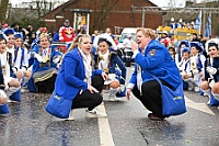 Rosenmontag 2024-02-12 076  Rosenmontag - Wecken, Rathaus, Zug, Abschied - Er war gekommen, der 12. Februar, letzter Tag der Prinzencrew 2024. In der Früh wird Prinz Matthias I., mit Böllerschüssen, vor dem WYNDHAM Hotel Duisburger Hof geweckt. Dann die Machtübernahme im Rathaus und OB Sören Link bittet zum Prinzenfrühstück. Prinz und Höfmarschälle erhalten „den STERN“ der ihren Namen trägt. Nun zum Innenhafen, wo auch in diesem Jahr der Rosenmontagszug startet. Ende im König-Pilsener-Festzelt, „Am Güterbahnhof“. Dann kommt er, der letzte Auftritt von uns, unter tosendem Applaus der anwesenden Narren. Danach danach die Verabschiedung ins „normale“ Leben.