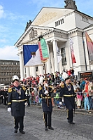 Rosenmontag 2024-02-12 085  Rosenmontag - Wecken, Rathaus, Zug, Abschied - Er war gekommen, der 12. Februar, letzter Tag der Prinzencrew 2024. In der Früh wird Prinz Matthias I., mit Böllerschüssen, vor dem WYNDHAM Hotel Duisburger Hof geweckt. Dann die Machtübernahme im Rathaus und OB Sören Link bittet zum Prinzenfrühstück. Prinz und Höfmarschälle erhalten „den STERN“ der ihren Namen trägt. Nun zum Innenhafen, wo auch in diesem Jahr der Rosenmontagszug startet. Ende im König-Pilsener-Festzelt, „Am Güterbahnhof“. Dann kommt er, der letzte Auftritt von uns, unter tosendem Applaus der anwesenden Narren. Danach danach die Verabschiedung ins „normale“ Leben.