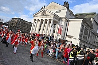 Rosenmontag 2024-02-12 089  Rosenmontag - Wecken, Rathaus, Zug, Abschied - Er war gekommen, der 12. Februar, letzter Tag der Prinzencrew 2024. In der Früh wird Prinz Matthias I., mit Böllerschüssen, vor dem WYNDHAM Hotel Duisburger Hof geweckt. Dann die Machtübernahme im Rathaus und OB Sören Link bittet zum Prinzenfrühstück. Prinz und Höfmarschälle erhalten „den STERN“ der ihren Namen trägt. Nun zum Innenhafen, wo auch in diesem Jahr der Rosenmontagszug startet. Ende im König-Pilsener-Festzelt, „Am Güterbahnhof“. Dann kommt er, der letzte Auftritt von uns, unter tosendem Applaus der anwesenden Narren. Danach danach die Verabschiedung ins „normale“ Leben.