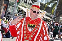 Teneriffa 2024-FEB 079  Zum guten Schluss.. - CARNAVAL - PUERTO DE LA CRUZ. Farbenprächtiger Ausklang einer kurzen, sensationellen Session 2023 / 2024 auf Teneriffa. : DVPJ, Matthias I, Leonardo I., Prinz Karneval, Prinz, Prinzessin Milen aI., Hofmarschälle, Pagen, Paginnen, HDK, Duisburg, Karneval, Helau, Tollität, Event, Session 2023, Session 2024, HDK, Duisburg, Hauptausschuss