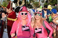 Teneriffa 2024-FEB 116  Zum guten Schluss.. - CARNAVAL - PUERTO DE LA CRUZ. Farbenprächtiger Ausklang einer kurzen, sensationellen Session 2023 / 2024 auf Teneriffa. : DVPJ, Matthias I, Leonardo I., Prinz Karneval, Prinz, Prinzessin Milen aI., Hofmarschälle, Pagen, Paginnen, HDK, Duisburg, Karneval, Helau, Tollität, Event, Session 2023, Session 2024, HDK, Duisburg, Hauptausschuss