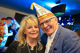 Mitsingabend 2025-01-04 13  Loss mer Singe - Am Samstag 4. Januar 2025 waren wir im „The Point“ in Krefeld-Uerdingen zum 10. Mitsingabend nach „Loss mer Singe“ Art. : DVPJ, Holger II, Phil II., Prinz Karneval, Prinz, Prinzessin Mia I., Hofmarschälle, Page, Pagen, Paginnen, HDK, Duisburg, Karneval, Helau, Tollität, Event, Session 2024, Session 2025, HDK Duisburg, Hauptausschuss, Hauptausschuss Karneval Duisburg, Duisburg ist echt