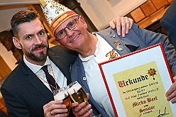 Senatorena RotFunken 2025-01-10 46  Senatorenabend - Am Freitag 10. Jan war 2025 sind wir der Einladung zum Senatorenabend der KG Roten Funken gefolgt. Ein schöner entspannender Abend im „Theodor König Keller“. : DVPJ, Holger II, Phil II., Prinz Karneval, Prinz, Prinzessin Mia I., Hofmarschälle, Page, Pagen, Paginnen, HDK, Duisburg, Karneval, Helau, Tollität, Event, Session 2024, Session 2025, HDK Duisburg, Hauptausschuss, Hauptausschuss Karneval Duisburg, Duisburg ist echt