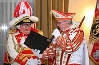 Kuerung 2025-01-18 010  Endlich Prinz Holger II. - Am Samstag 18. Januar 2025 war es endlich soweit. Kürung se. Tollität Prinz Holger II. Mit einem Gala-Abend in der ausverkauften Mercatorhalle in Duisburg. Ein stimmungsvoller Abend mit Show, Musik und Tanz.  Vorab präsentierte sich die Prinzencrew 2025 im WYNDHAM Hotel Duisburger Hof der Leibgarde se. Tollität, die Prinzengarde der Stadt Duisburg. : DVPJ, Holger II, Phil II., Prinz Karneval, Prinz, Prinzessin Mia I., Hofmarschälle, Page, Pagen, Paginnen, HDK, Duisburg, Karneval, Helau, Tollität, Event, Session 2024, Session 2025, HDK Duisburg, Hauptausschuss, Hauptausschuss Karneval Duisburg, Duisburg ist echt