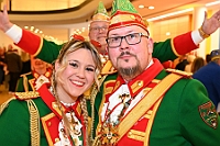 Kuerung 2025-01-18 028  Endlich Prinz Holger II. - Am Samstag 18. Januar 2025 war es endlich soweit. Kürung se. Tollität Prinz Holger II. Mit einem Gala-Abend in der ausverkauften Mercatorhalle in Duisburg. Ein stimmungsvoller Abend mit Show, Musik und Tanz.  Vorab präsentierte sich die Prinzencrew 2025 im WYNDHAM Hotel Duisburger Hof der Leibgarde se. Tollität, die Prinzengarde der Stadt Duisburg. : DVPJ, Holger II, Phil II., Prinz Karneval, Prinz, Prinzessin Mia I., Hofmarschälle, Page, Pagen, Paginnen, HDK, Duisburg, Karneval, Helau, Tollität, Event, Session 2024, Session 2025, HDK Duisburg, Hauptausschuss, Hauptausschuss Karneval Duisburg, Duisburg ist echt