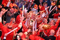 Kuerung 2025-01-18 032  Endlich Prinz Holger II. - Am Samstag 18. Januar 2025 war es endlich soweit. Kürung se. Tollität Prinz Holger II. Mit einem Gala-Abend in der ausverkauften Mercatorhalle in Duisburg. Ein stimmungsvoller Abend mit Show, Musik und Tanz.  Vorab präsentierte sich die Prinzencrew 2025 im WYNDHAM Hotel Duisburger Hof der Leibgarde se. Tollität, die Prinzengarde der Stadt Duisburg. : DVPJ, Holger II, Phil II., Prinz Karneval, Prinz, Prinzessin Mia I., Hofmarschälle, Page, Pagen, Paginnen, HDK, Duisburg, Karneval, Helau, Tollität, Event, Session 2024, Session 2025, HDK Duisburg, Hauptausschuss, Hauptausschuss Karneval Duisburg, Duisburg ist echt