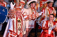 Kuerung 2025-01-18 047  Endlich Prinz Holger II. - Am Samstag 18. Januar 2025 war es endlich soweit. Kürung se. Tollität Prinz Holger II. Mit einem Gala-Abend in der ausverkauften Mercatorhalle in Duisburg. Ein stimmungsvoller Abend mit Show, Musik und Tanz.  Vorab präsentierte sich die Prinzencrew 2025 im WYNDHAM Hotel Duisburger Hof der Leibgarde se. Tollität, die Prinzengarde der Stadt Duisburg. : DVPJ, Holger II, Phil II., Prinz Karneval, Prinz, Prinzessin Mia I., Hofmarschälle, Page, Pagen, Paginnen, HDK, Duisburg, Karneval, Helau, Tollität, Event, Session 2024, Session 2025, HDK Duisburg, Hauptausschuss, Hauptausschuss Karneval Duisburg, Duisburg ist echt