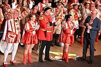 Kuerung 2025-01-18 105  Endlich Prinz Holger II. - Am Samstag 18. Januar 2025 war es endlich soweit. Kürung se. Tollität Prinz Holger II. Mit einem Gala-Abend in der ausverkauften Mercatorhalle in Duisburg. Ein stimmungsvoller Abend mit Show, Musik und Tanz.  Vorab präsentierte sich die Prinzencrew 2025 im WYNDHAM Hotel Duisburger Hof der Leibgarde se. Tollität, die Prinzengarde der Stadt Duisburg. : DVPJ, Holger II, Phil II., Prinz Karneval, Prinz, Prinzessin Mia I., Hofmarschälle, Page, Pagen, Paginnen, HDK, Duisburg, Karneval, Helau, Tollität, Event, Session 2024, Session 2025, HDK Duisburg, Hauptausschuss, Hauptausschuss Karneval Duisburg, Duisburg ist echt