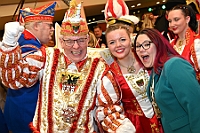 Kuerung 2025-01-18 118  Endlich Prinz Holger II. - Am Samstag 18. Januar 2025 war es endlich soweit. Kürung se. Tollität Prinz Holger II. Mit einem Gala-Abend in der ausverkauften Mercatorhalle in Duisburg. Ein stimmungsvoller Abend mit Show, Musik und Tanz.  Vorab präsentierte sich die Prinzencrew 2025 im WYNDHAM Hotel Duisburger Hof der Leibgarde se. Tollität, die Prinzengarde der Stadt Duisburg. : DVPJ, Holger II, Phil II., Prinz Karneval, Prinz, Prinzessin Mia I., Hofmarschälle, Page, Pagen, Paginnen, HDK, Duisburg, Karneval, Helau, Tollität, Event, Session 2024, Session 2025, HDK Duisburg, Hauptausschuss, Hauptausschuss Karneval Duisburg, Duisburg ist echt