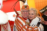 Kuerung 2025-01-18 138  Endlich Prinz Holger II. - Am Samstag 18. Januar 2025 war es endlich soweit. Kürung se. Tollität Prinz Holger II. Mit einem Gala-Abend in der ausverkauften Mercatorhalle in Duisburg. Ein stimmungsvoller Abend mit Show, Musik und Tanz.  Vorab präsentierte sich die Prinzencrew 2025 im WYNDHAM Hotel Duisburger Hof der Leibgarde se. Tollität, die Prinzengarde der Stadt Duisburg. : DVPJ, Holger II, Phil II., Prinz Karneval, Prinz, Prinzessin Mia I., Hofmarschälle, Page, Pagen, Paginnen, HDK, Duisburg, Karneval, Helau, Tollität, Event, Session 2024, Session 2025, HDK Duisburg, Hauptausschuss, Hauptausschuss Karneval Duisburg, Duisburg ist echt