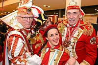 Kuerung 2025-01-18 149  Endlich Prinz Holger II. - Am Samstag 18. Januar 2025 war es endlich soweit. Kürung se. Tollität Prinz Holger II. Mit einem Gala-Abend in der ausverkauften Mercatorhalle in Duisburg. Ein stimmungsvoller Abend mit Show, Musik und Tanz.  Vorab präsentierte sich die Prinzencrew 2025 im WYNDHAM Hotel Duisburger Hof der Leibgarde se. Tollität, die Prinzengarde der Stadt Duisburg. : DVPJ, Holger II, Phil II., Prinz Karneval, Prinz, Prinzessin Mia I., Hofmarschälle, Page, Pagen, Paginnen, HDK, Duisburg, Karneval, Helau, Tollität, Event, Session 2024, Session 2025, HDK Duisburg, Hauptausschuss, Hauptausschuss Karneval Duisburg, Duisburg ist echt