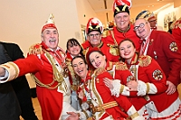 Kuerung 2025-01-18 150  Endlich Prinz Holger II. - Am Samstag 18. Januar 2025 war es endlich soweit. Kürung se. Tollität Prinz Holger II. Mit einem Gala-Abend in der ausverkauften Mercatorhalle in Duisburg. Ein stimmungsvoller Abend mit Show, Musik und Tanz.  Vorab präsentierte sich die Prinzencrew 2025 im WYNDHAM Hotel Duisburger Hof der Leibgarde se. Tollität, die Prinzengarde der Stadt Duisburg. : DVPJ, Holger II, Phil II., Prinz Karneval, Prinz, Prinzessin Mia I., Hofmarschälle, Page, Pagen, Paginnen, HDK, Duisburg, Karneval, Helau, Tollität, Event, Session 2024, Session 2025, HDK Duisburg, Hauptausschuss, Hauptausschuss Karneval Duisburg, Duisburg ist echt