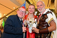 Kuerung 2025-01-18 157  Endlich Prinz Holger II. - Am Samstag 18. Januar 2025 war es endlich soweit. Kürung se. Tollität Prinz Holger II. Mit einem Gala-Abend in der ausverkauften Mercatorhalle in Duisburg. Ein stimmungsvoller Abend mit Show, Musik und Tanz.  Vorab präsentierte sich die Prinzencrew 2025 im WYNDHAM Hotel Duisburger Hof der Leibgarde se. Tollität, die Prinzengarde der Stadt Duisburg. : DVPJ, Holger II, Phil II., Prinz Karneval, Prinz, Prinzessin Mia I., Hofmarschälle, Page, Pagen, Paginnen, HDK, Duisburg, Karneval, Helau, Tollität, Event, Session 2024, Session 2025, HDK Duisburg, Hauptausschuss, Hauptausschuss Karneval Duisburg, Duisburg ist echt