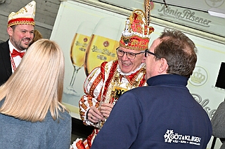 Goetz Klinger 2025-02-14 03  Sponsorenbesuch - Ein Sponsor der Prinzencrew ist die „Götz & Klinger GmbH“. Das in Neumühl ansässige Unternehmen ist Spezialist für Kälte- und Klimatechnik, sowie Schankanlagen. : DVPJ, Holger II, Phil II., Prinz Karneval, Prinz, Prinzessin Mia I., Hofmarschälle, Page, Pagen, Paginnen, HDK, Duisburg, Karneval, Helau, Tollität, Event, Session 2024, Session 2025, HDK Duisburg, Hauptausschuss, Hauptausschuss Karneval Duisburg, Duisburg ist echt