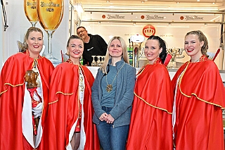 Goetz Klinger 2025-02-14 10  Sponsorenbesuch - Ein Sponsor der Prinzencrew ist die „Götz & Klinger GmbH“. Das in Neumühl ansässige Unternehmen ist Spezialist für Kälte- und Klimatechnik, sowie Schankanlagen. : DVPJ, Holger II, Phil II., Prinz Karneval, Prinz, Prinzessin Mia I., Hofmarschälle, Page, Pagen, Paginnen, HDK, Duisburg, Karneval, Helau, Tollität, Event, Session 2024, Session 2025, HDK Duisburg, Hauptausschuss, Hauptausschuss Karneval Duisburg, Duisburg ist echt