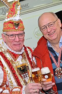 Goetz Klinger 2025-02-14 11  Sponsorenbesuch - Ein Sponsor der Prinzencrew ist die „Götz & Klinger GmbH“. Das in Neumühl ansässige Unternehmen ist Spezialist für Kälte- und Klimatechnik, sowie Schankanlagen. : DVPJ, Holger II, Phil II., Prinz Karneval, Prinz, Prinzessin Mia I., Hofmarschälle, Page, Pagen, Paginnen, HDK, Duisburg, Karneval, Helau, Tollität, Event, Session 2024, Session 2025, HDK Duisburg, Hauptausschuss, Hauptausschuss Karneval Duisburg, Duisburg ist echt