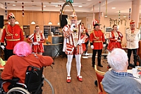 01 KarneFeier StHedwig 2025-02-17 05  Tour-Tag 17. Februar - Gestartet sind wir bei der Karnevalsfeier für Senioren im Malterser-Stift St. Hedwig in Huckingen, Organisiert von Stadtgarde Rot-Weiss. Dann ging linksrheinisch im Seniorenzentrum, von der „GeSoB“ mit dem „Sozialen Ring Ruhrstädt“, an der Zechenstraße in Homberg weiter. Am Frühen Abend besuchten wir den Senats-Prinzenempfang der KG Weiss-Grün Ruhrort im „Museum der deutschen Binnenschifffahrt“. : DVPJ, Holger II, Phil II., Prinz Karneval, Prinz, Prinzessin Mia I., Hofmarschälle, Page, Pagen, Paginnen, HDK, Duisburg, Karneval, Helau, Tollität, Event, Session 2024, Session 2025, HDK Duisburg, Hauptausschuss, Hauptausschuss Karneval Duisburg, Duisburg ist echt
