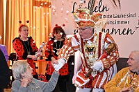 01 KarneFeier StHedwig 2025-02-17 14  Tour-Tag 17. Februar - Gestartet sind wir bei der Karnevalsfeier für Senioren im Malterser-Stift St. Hedwig in Huckingen, Organisiert von Stadtgarde Rot-Weiss. Dann ging linksrheinisch im Seniorenzentrum, von der „GeSoB“ mit dem „Sozialen Ring Ruhrstädt“, an der Zechenstraße in Homberg weiter. Am Frühen Abend besuchten wir den Senats-Prinzenempfang der KG Weiss-Grün Ruhrort im „Museum der deutschen Binnenschifffahrt“. : DVPJ, Holger II, Phil II., Prinz Karneval, Prinz, Prinzessin Mia I., Hofmarschälle, Page, Pagen, Paginnen, HDK, Duisburg, Karneval, Helau, Tollität, Event, Session 2024, Session 2025, HDK Duisburg, Hauptausschuss, Hauptausschuss Karneval Duisburg, Duisburg ist echt