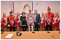 01 CDU Fraktion 2025-02-19 09  Mittwoch, 19. Februar - Jahrelang ist der Besuch der CDU Ratsfraktion im Rathaus Tradition. Genauso wie der dort verliehene „Wurstorden“. Zur vorgerückter Stunde wurde es dann leise. In Opgen-Rhein's "Zum Johanniter", in Walsum, hieß es zum 2.Mal,  „Flüstersitzung“, Veranstalter die Duisburger Prinzengarde. : DVPJ, Holger II, Phil II., Prinz Karneval, Prinz, Prinzessin Mia I., Hofmarschälle, Page, Pagen, Paginnen, HDK, Duisburg, Karneval, Helau, Tollität, Event, Session 2024, Session 2025, HDK Duisburg, Hauptausschuss, Hauptausschuss Karneval Duisburg, Duisburg ist echt