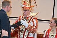 01 CDU Fraktion 2025-02-19 12  Mittwoch, 19. Februar - Jahrelang ist der Besuch der CDU Ratsfraktion im Rathaus Tradition. Genauso wie der dort verliehene „Wurstorden“. Zur vorgerückter Stunde wurde es dann leise. In Opgen-Rhein's "Zum Johanniter", in Walsum, hieß es zum 2.Mal,  „Flüstersitzung“, Veranstalter die Duisburger Prinzengarde. : DVPJ, Holger II, Phil II., Prinz Karneval, Prinz, Prinzessin Mia I., Hofmarschälle, Page, Pagen, Paginnen, HDK, Duisburg, Karneval, Helau, Tollität, Event, Session 2024, Session 2025, HDK Duisburg, Hauptausschuss, Hauptausschuss Karneval Duisburg, Duisburg ist echt