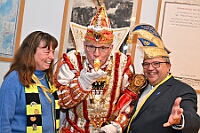 01 CDU Fraktion 2025-02-19 17  Mittwoch, 19. Februar - Jahrelang ist der Besuch der CDU Ratsfraktion im Rathaus Tradition. Genauso wie der dort verliehene „Wurstorden“. Zur vorgerückter Stunde wurde es dann leise. In Opgen-Rhein's "Zum Johanniter", in Walsum, hieß es zum 2.Mal,  „Flüstersitzung“, Veranstalter die Duisburger Prinzengarde. : DVPJ, Holger II, Phil II., Prinz Karneval, Prinz, Prinzessin Mia I., Hofmarschälle, Page, Pagen, Paginnen, HDK, Duisburg, Karneval, Helau, Tollität, Event, Session 2024, Session 2025, HDK Duisburg, Hauptausschuss, Hauptausschuss Karneval Duisburg, Duisburg ist echt