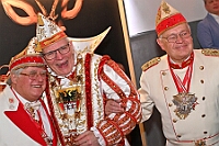 02 Prinzgar Fluesters 2025-02-19 07  Mittwoch, 19. Februar - Jahrelang ist der Besuch der CDU Ratsfraktion im Rathaus Tradition. Genauso wie der dort verliehene „Wurstorden“. Zur vorgerückter Stunde wurde es dann leise. In Opgen-Rhein's "Zum Johanniter", in Walsum, hieß es zum 2.Mal,  „Flüstersitzung“, Veranstalter die Duisburger Prinzengarde. : DVPJ, Holger II, Phil II., Prinz Karneval, Prinz, Prinzessin Mia I., Hofmarschälle, Page, Pagen, Paginnen, HDK, Duisburg, Karneval, Helau, Tollität, Event, Session 2024, Session 2025, HDK Duisburg, Hauptausschuss, Hauptausschuss Karneval Duisburg, Duisburg ist echt