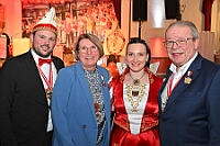 02 Prinzgar Fluesters 2025-02-19 09  Mittwoch, 19. Februar - Jahrelang ist der Besuch der CDU Ratsfraktion im Rathaus Tradition. Genauso wie der dort verliehene „Wurstorden“. Zur vorgerückter Stunde wurde es dann leise. In Opgen-Rhein's "Zum Johanniter", in Walsum, hieß es zum 2.Mal,  „Flüstersitzung“, Veranstalter die Duisburger Prinzengarde. : DVPJ, Holger II, Phil II., Prinz Karneval, Prinz, Prinzessin Mia I., Hofmarschälle, Page, Pagen, Paginnen, HDK, Duisburg, Karneval, Helau, Tollität, Event, Session 2024, Session 2025, HDK Duisburg, Hauptausschuss, Hauptausschuss Karneval Duisburg, Duisburg ist echt